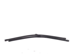  Windshield wiper blades 