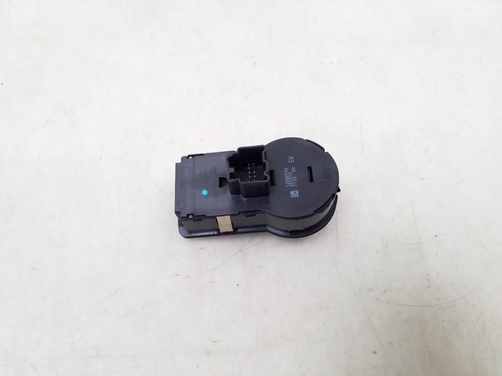 OPEL Astra J (2009-2020) Headlight Switch Control Unit 13268703 24951427