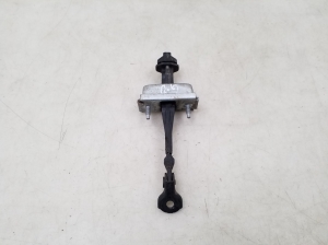 Opel Astra J (2009–2017) Rear side door opening limiter - 4