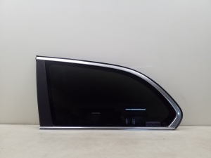 Rear quarter glass