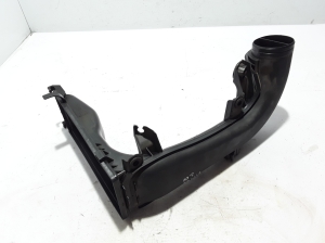 BMW 5 SERIES F11 (2010–2017) Luftfiltergehäuse 8573869 - 3