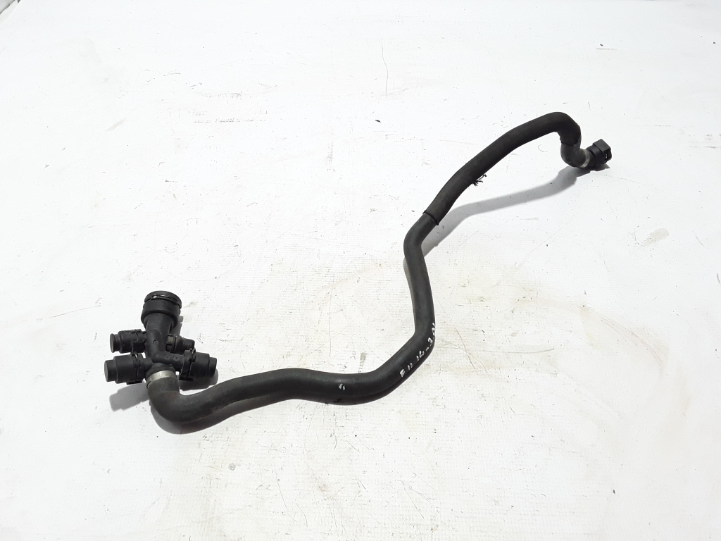 BMW 5 Series F10/F11 (2009-2017) Right Side Water Radiator Hose 8511760 22478120