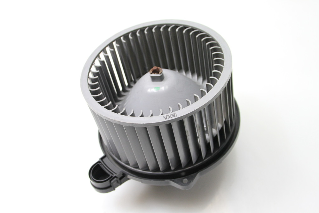 Kia Sportage (2010–2016) Salongi puhuri mootor F00S330054 Kia Sportage (2010–2016) Salongi puhuri mootor F00S330054