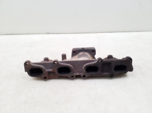  Exhaust manifold 