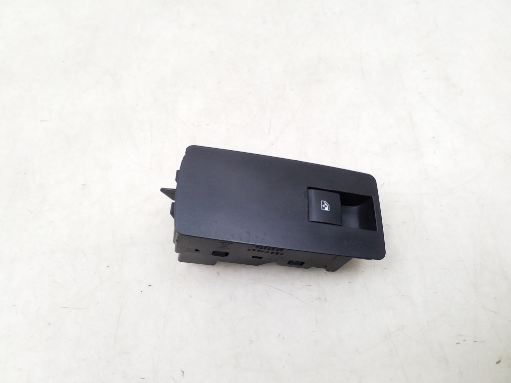 OPEL Insignia A (2008-2016) Front Right Door Window Switch 13301886 24951875