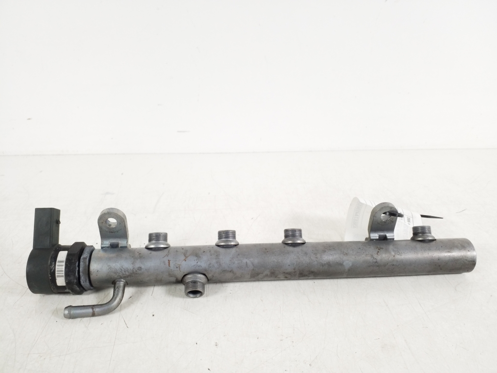 MERCEDES-BENZ CLS-Class C219 (2004-2010) Fuel Rail a6420700495 21435703