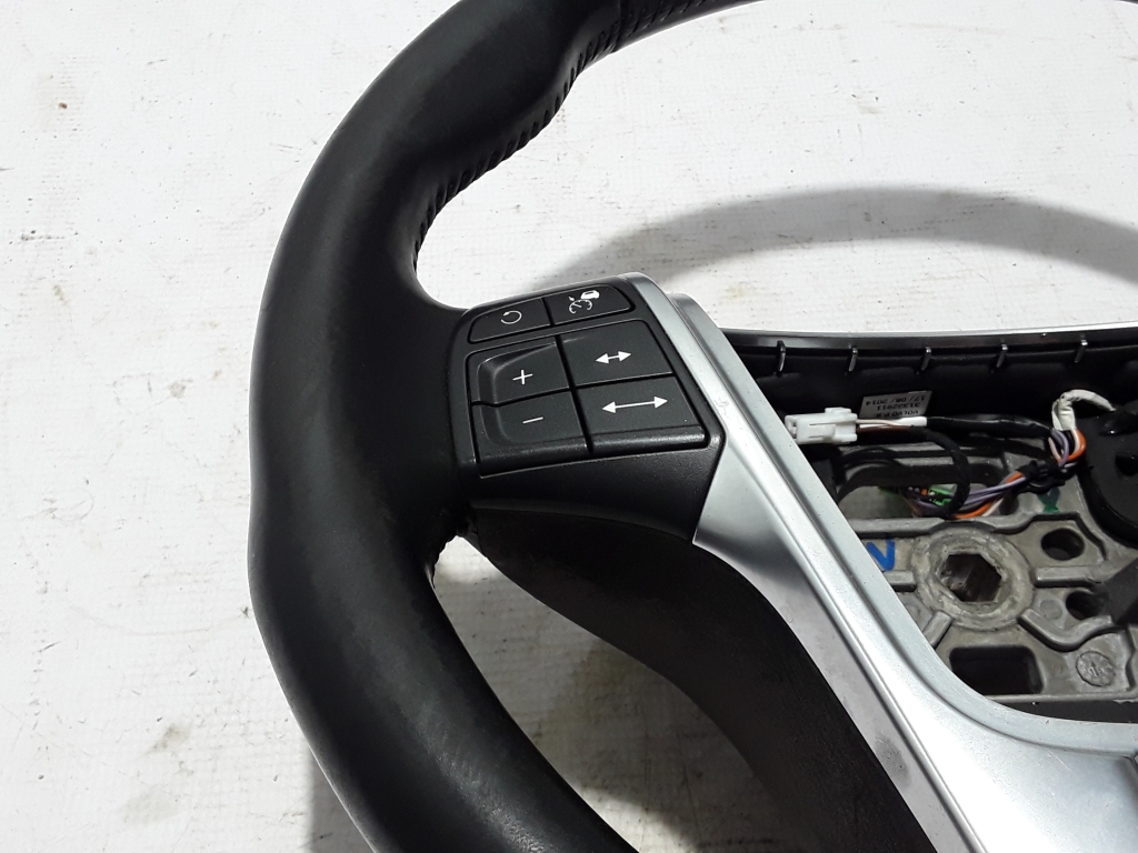 Used VOLVO V70 Steering wheel 34110269