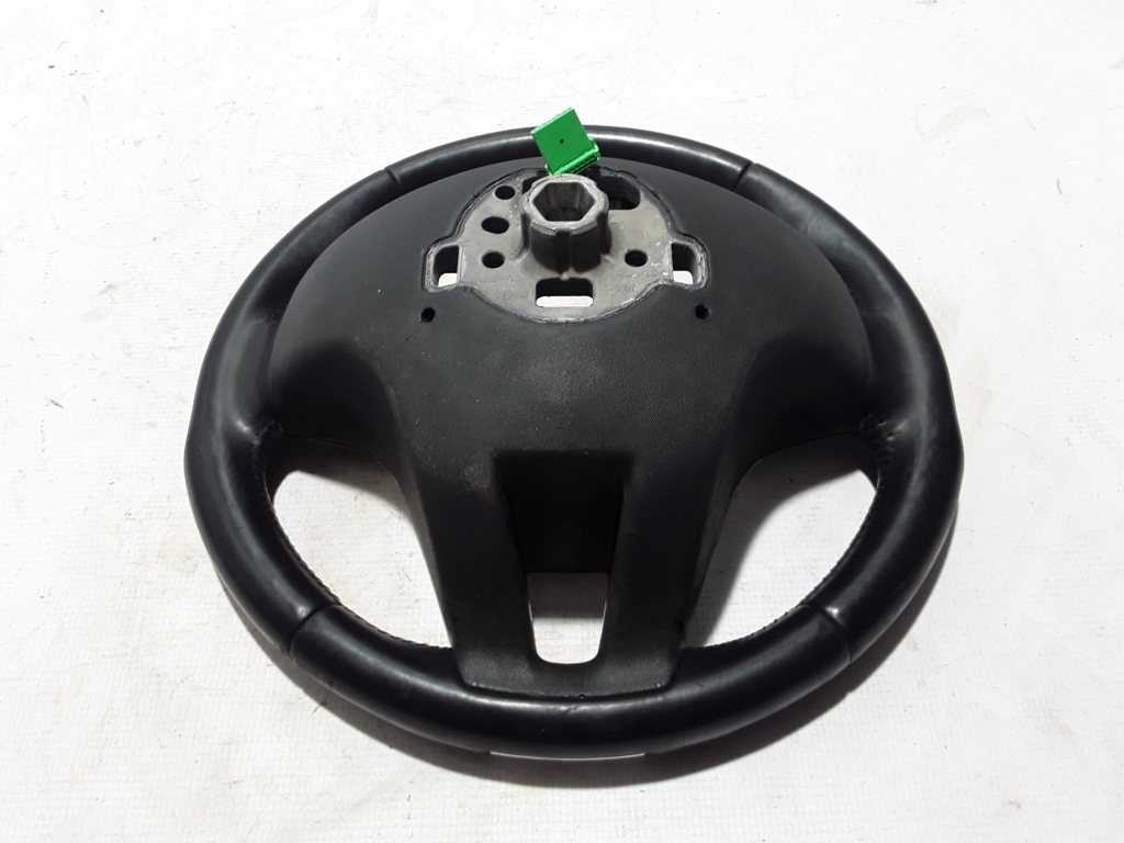 Used VOLVO V70 Steering wheel 34110269