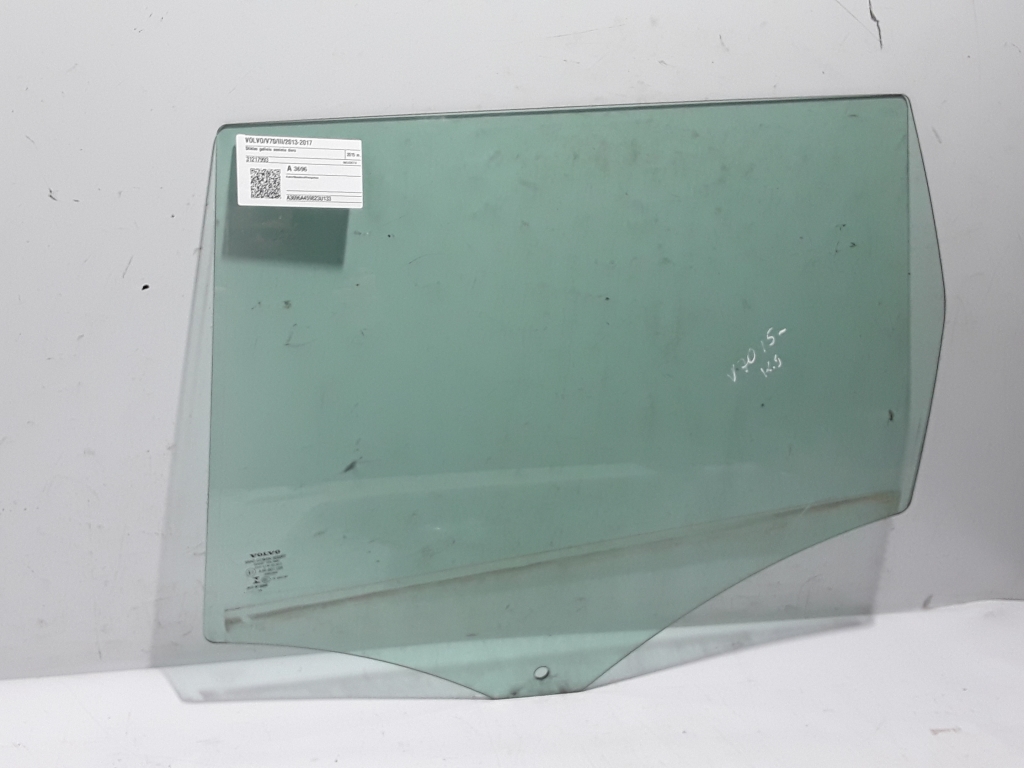 VOLVO V70 3 generation (2007-2020) Left Side Sliding Door Glass 31217993 22478407