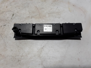 Mercedes Benz E-Class W207 (2009–2017) Istmesoojenduse lüliti A2079050751 - 3