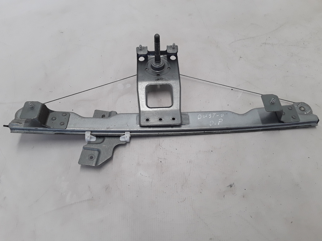 DACIA Duster 1 generation (2010-2017) Front Right Door Window Regulator 8200733825 20983299