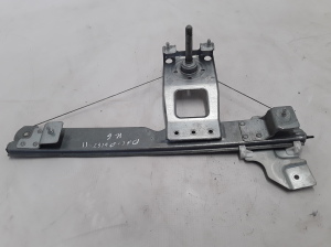   Rear side door window lifter 