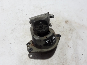 Engine bracket - 8200405211