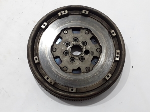   Clutch flywheel 