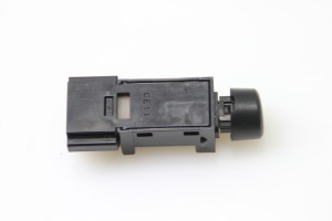 Mitsubishi Lancer (2007–2017) Other switch R2362 - 2