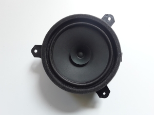   Rear side door speaker 