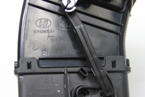 Kia Sorento (2009–2014) Dashboard air vent grilles 974802P000 - 4