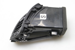 Kia Sorento (2009–2014) Dashboard air vent grilles 974202P000 - 4