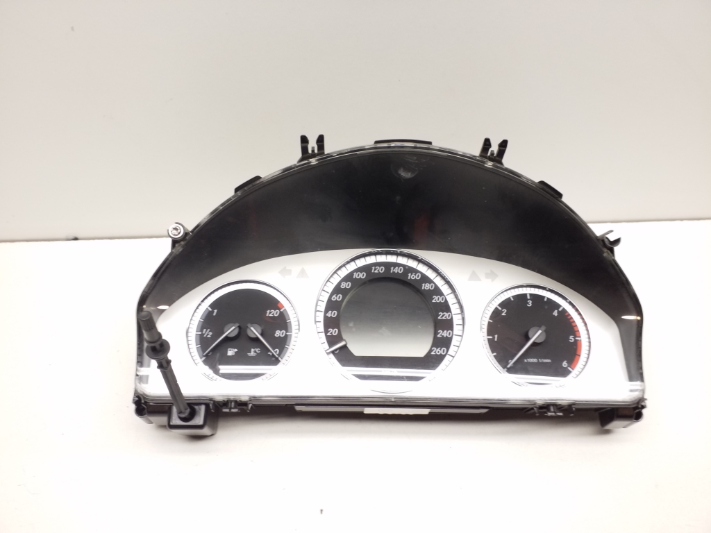 MERCEDES-BENZ GLK-Class X204 (2008-2015) Speedometer A2044400311, A2045407611, A2044423621 21863920