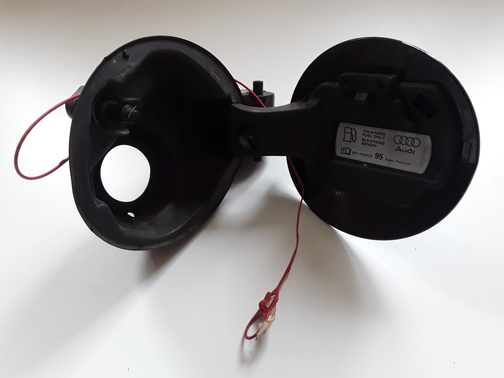 Used AUDI A1 Fuel filler cap 8X0809906D