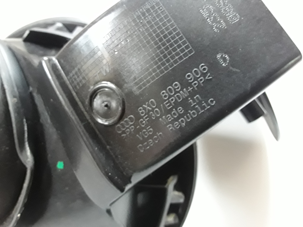 Used AUDI A1 Fuel filler cap 8X0809906D