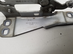  Engine cover hinge 