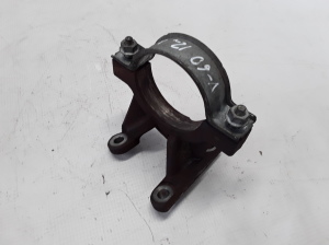  Front axle bracket 