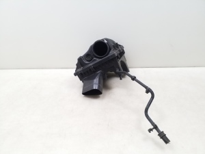 Opel Insignia (2008–2017) Luftfiltergehäuse 55560889 - 3