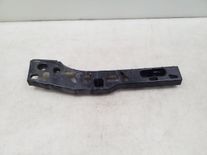 Exterior sill trim bracket - 7387348