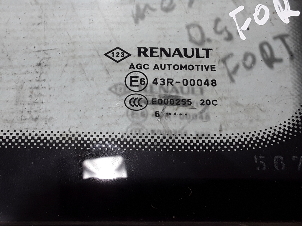RENAULT Megane 4 generation (2016-2023) Dešinės pusės galinis šoninis kėbulo stiklas 833064816R 22479447