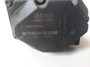  Accelerator valve 