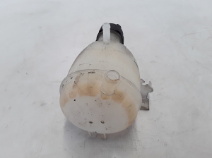 Dacia Duster (2010–2017) Coolant reservoir 8200766826 - 3
