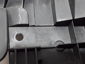  Front bumper bracket 