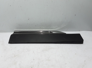 Rear side door molding - 828772568R
