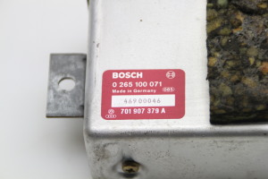 Volkswagen Transporter T4 (1990–2003) Control unit 701907379A - 4