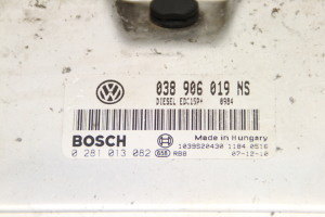 Skoda Roomster (2006–2015) Motorsteuergerät 038906019NS - 3