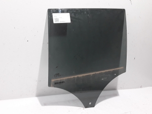 Aizmugurējo sānu durvju stikls - 31442379