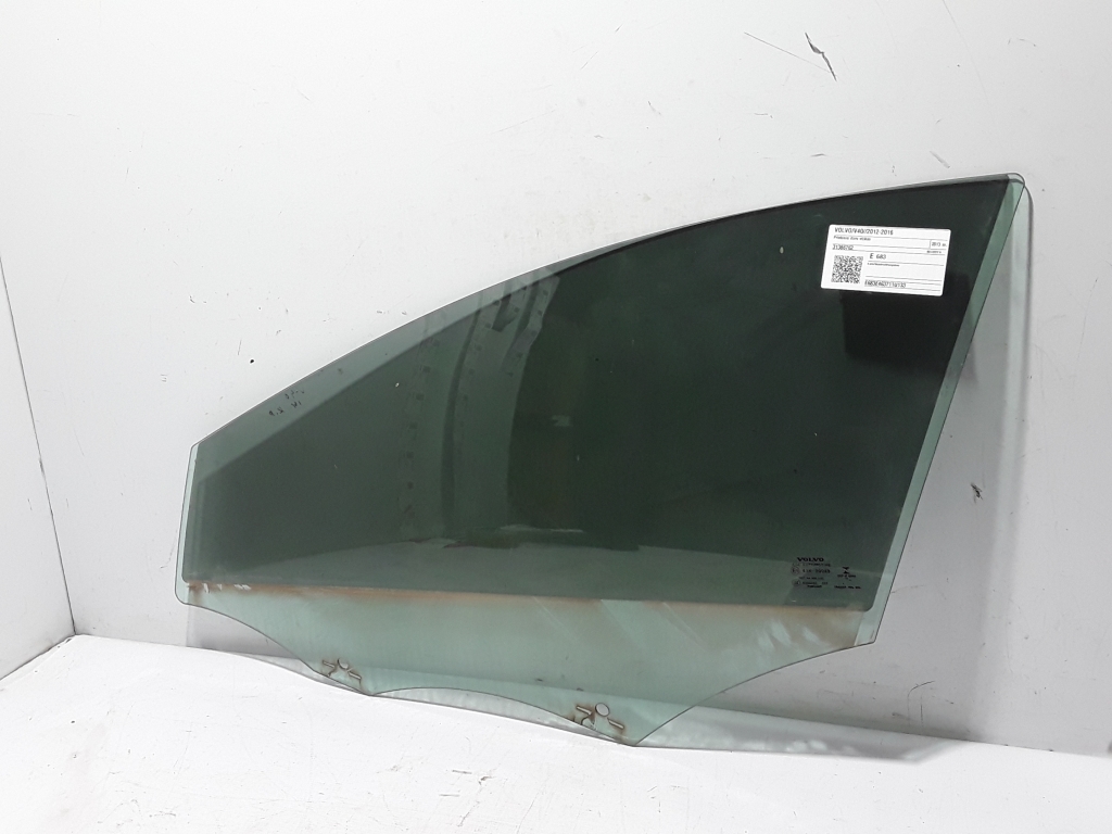 Used VOLVO V40 Front door glass 31386762