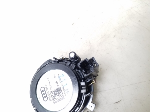AUDI A4 B8 (2007–2016) Tagumise külgukse kõlar 8R0035399A - 4