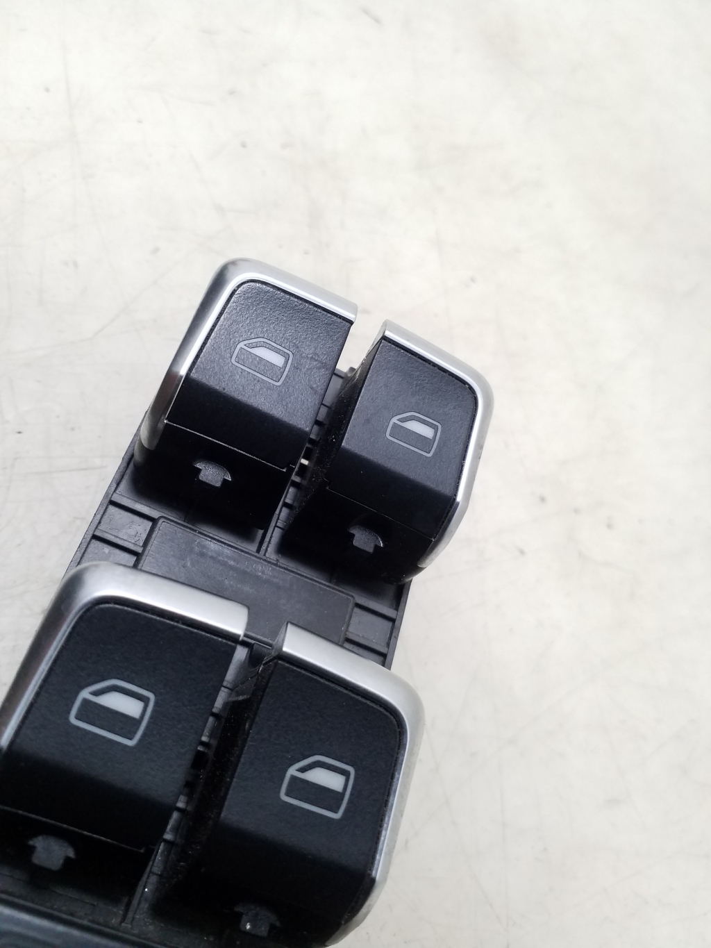 AUDI A4 B8/8K (2011-2016) Кнопка вікна передньої лівої двері 8K0959851F 24954372