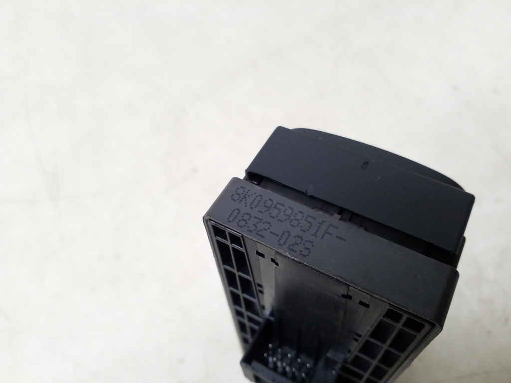 AUDI A4 B8/8K (2011-2016) Кнопка вікна передньої лівої двері 8K0959851F 24954372