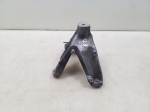  Engine holder 