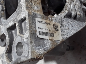 Chrysler Pacifica (2016–2026) Mootoripadi 68224742AD - 3