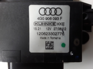 AUDI Q5 (2008–2017) Fuel pump control module 4G0906093F - 3
