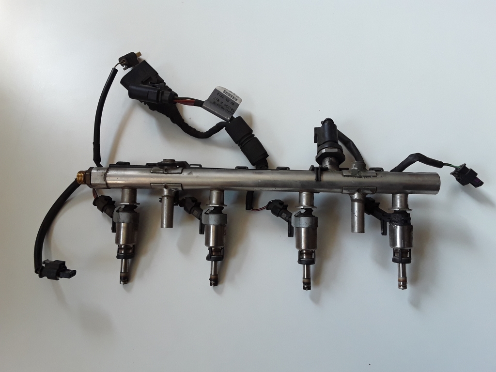 Used AUDI Q5 Fuel injector and its parts 06K133317C