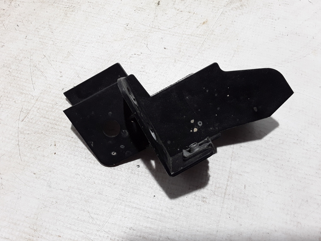 Used RENAULT Master Headlamp holder 269206695R