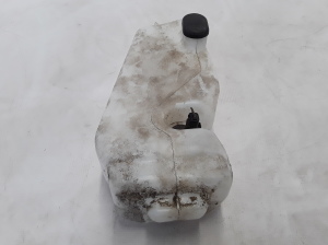  Windscreen washer tank front 