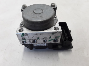 Dacia Duster (2010–2017) ABS plokk 8200846463 - 3