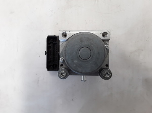 Dacia Duster (2010–2017) ABS plokk 8200846463 - 5