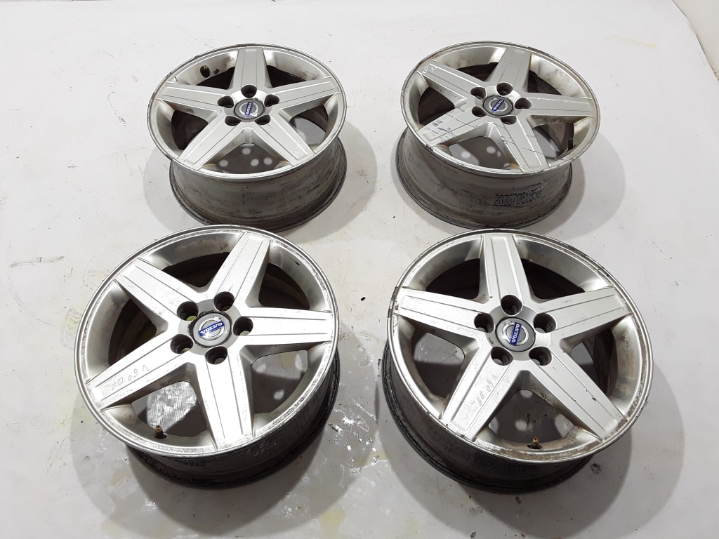 Used VOLVO V50 Rim set